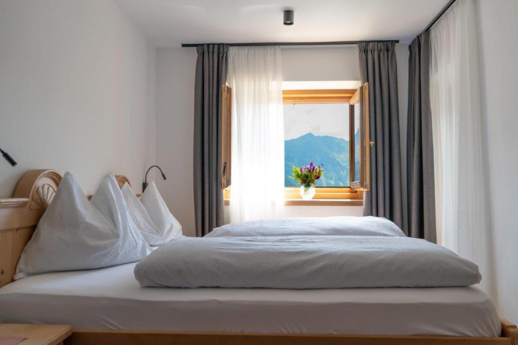 Gasthof Hochfirst Bed & Breakfast Corvara in Passiria Dış mekan fotoğraf